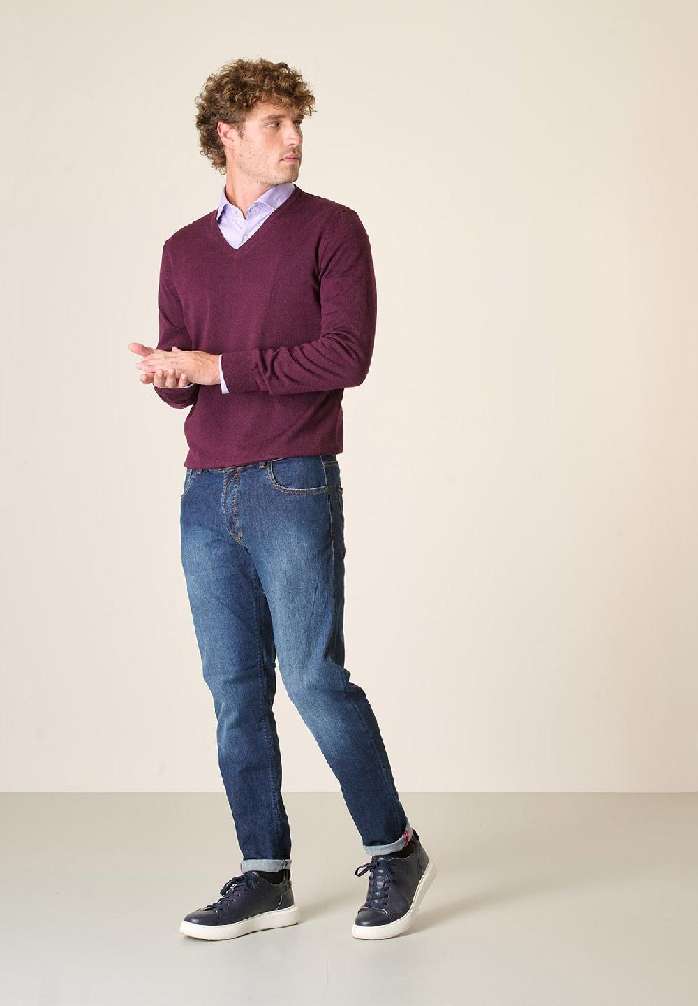 Angelico Scollo V viola melanzana lana merinos extrafine