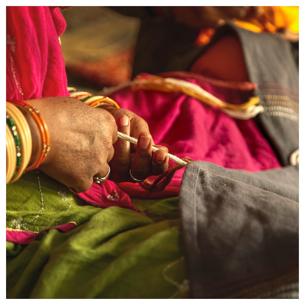 IKEA MÄVINN Plaid Grigio Rosso/ricamo Nappa 110x170 Cm