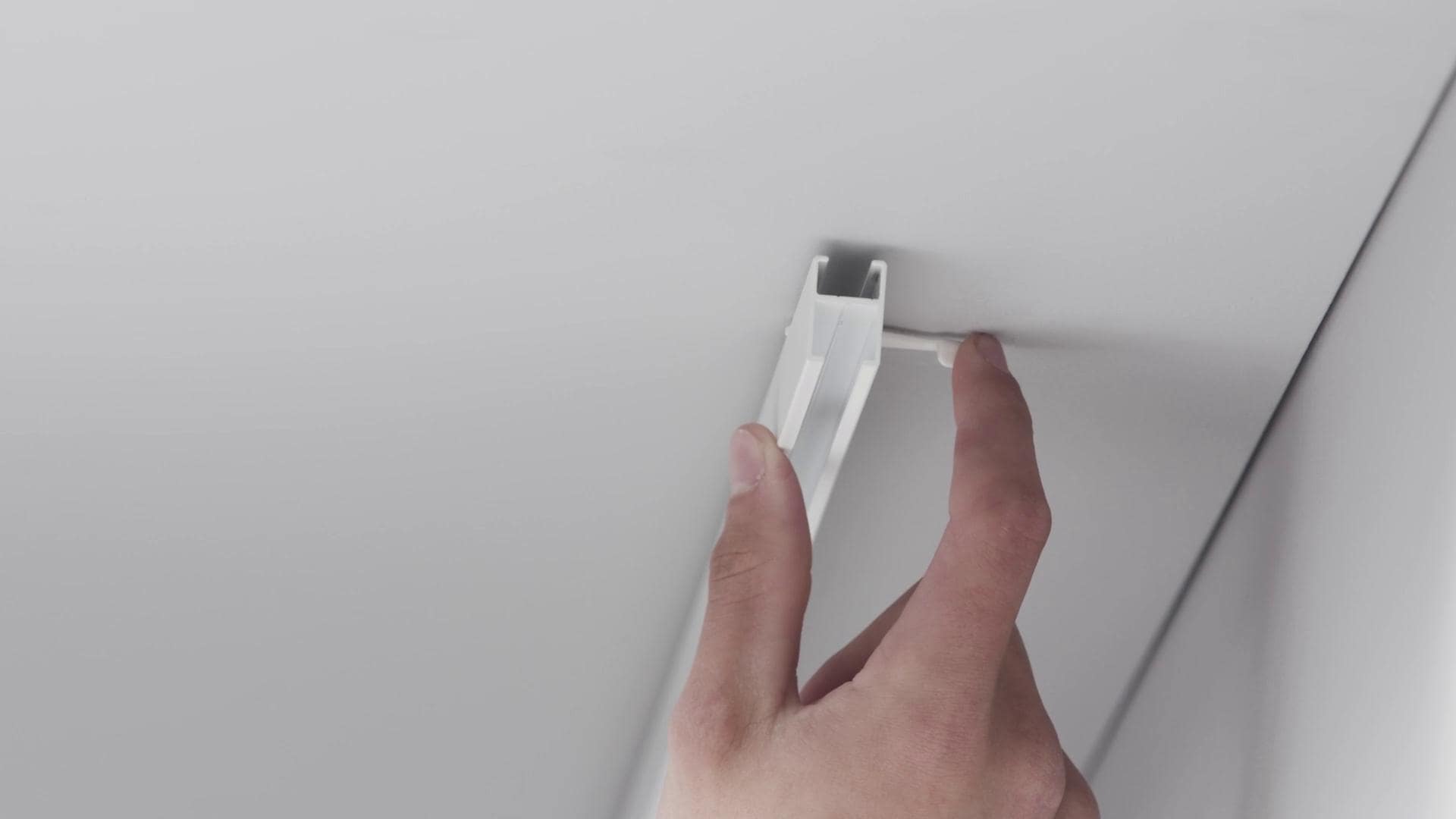 IKEA VIDGA Binario Singolo Per Tenda Accessori Fissagg Soffitto Inclusi/bianco 140 Cm