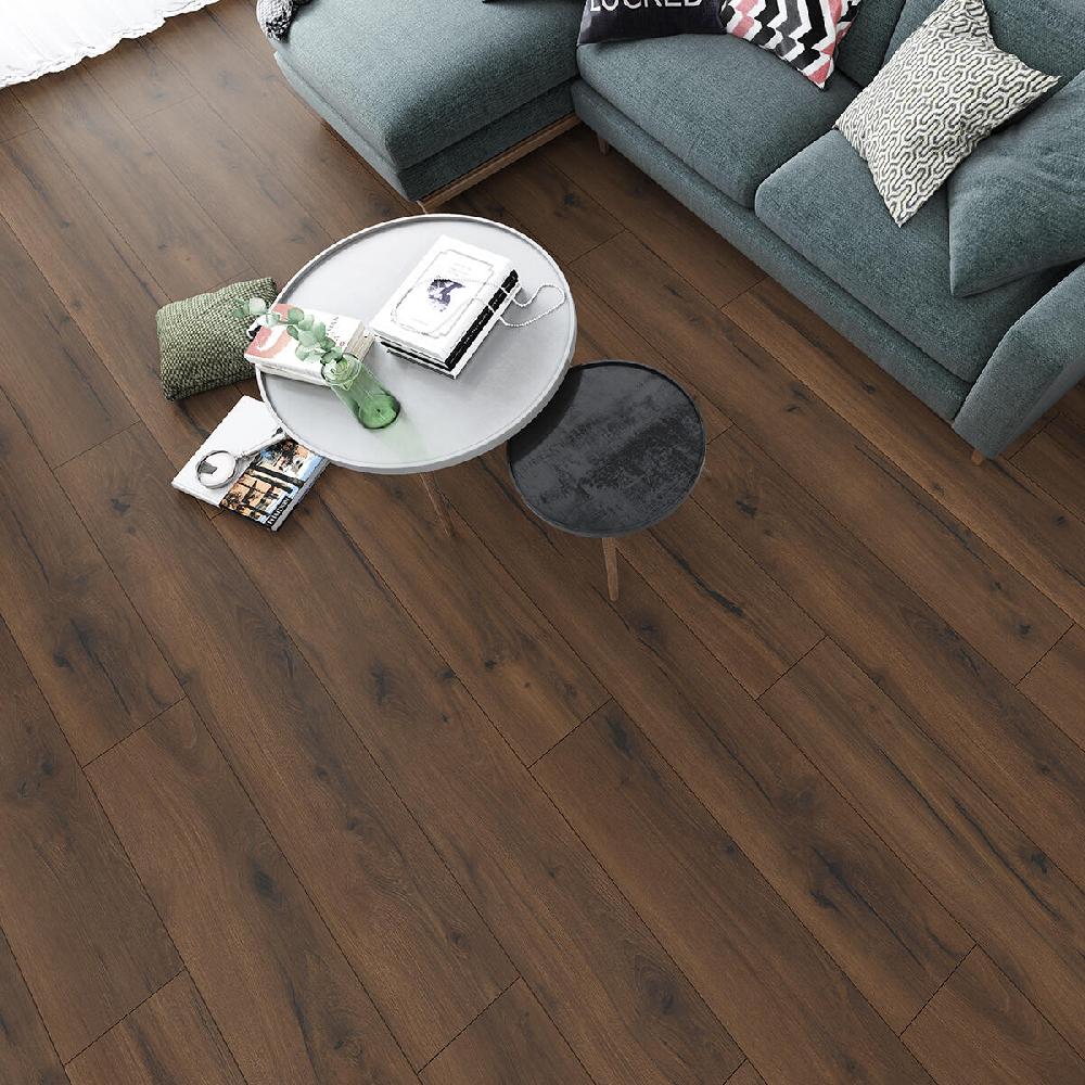 Leroy Merlin Pavimento laminato passaggio intenso ARTENS Waterwood noce scuro resistente all'acqua Sp 7 mm confezione da 2.22 m²