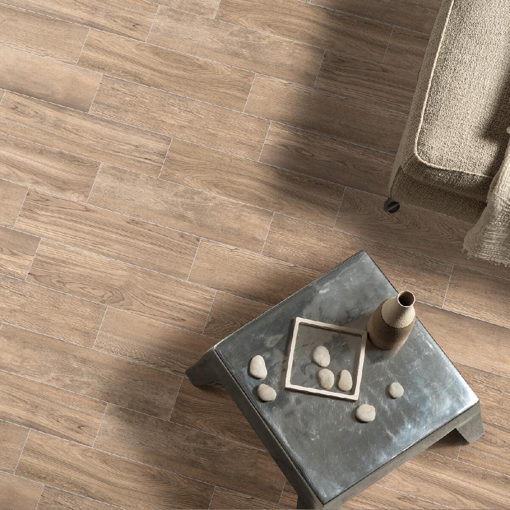 Leroy Merlin Piastrella da pavimento interno 15 x 60 cm Sp. 7.5 mm Frassino in ceramica smaltato opaco marrone traffico medio forte (pei 3/5) R9 1.62 mq