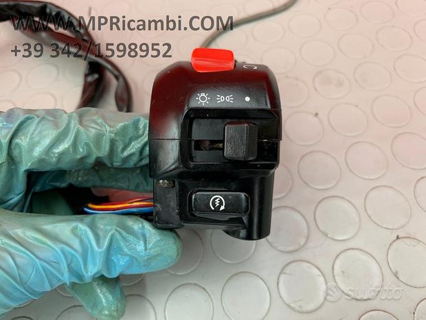 Subito BLOCCHETTO DESTRO YAMAHA R6 2000 1999 YZF 2001 200