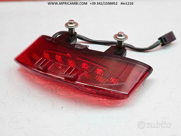 Subito FARO POSTERIORE TRIUMPH STREET TRIPLE 675 2007 200