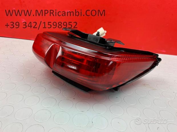 Subito FARO POSTERIORE YAMAHA R6 1999 2000 2001 YZF 2002