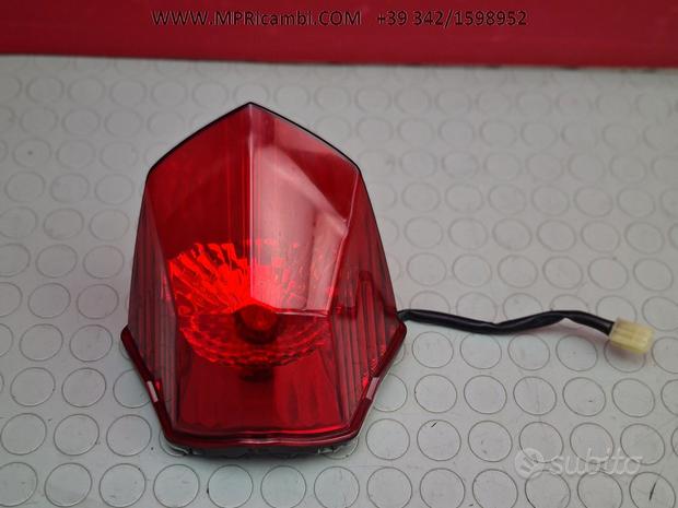 Subito FARO POSTERIORE YAMAHA XJ6 2008 2009 XJ-6 2010 201
