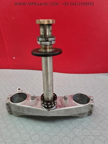 Subito FORCELLA PIASTRA INFERIORE SUZUKI GSXR 1000 2006 2