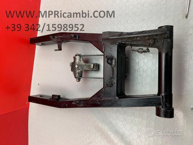 Subito FORCELLONE POSTERIORE KAWASAKI Z750 2004 2005 2006