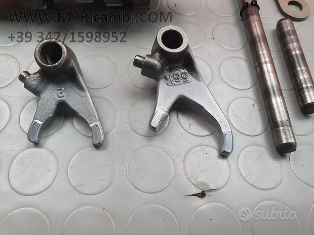 Subito FORCHETTE FORCELLE DERBI GPR 125 2007 2006 GPR125