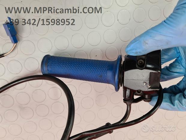 Subito MANOPOLA GAS DERBI SENDA 125 2004 2005 R 2006 2007