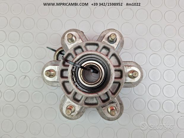 Subito MOZZO POSTERIORE DUCATI MONSTER 900 1999 2002 IE 2