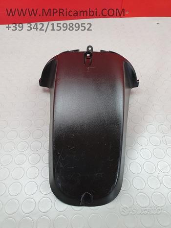 Subito PARAFANGO POSTERIORE DERBI GPR 125 2007 2006 GPR12