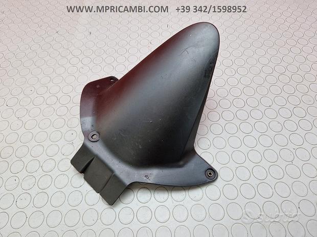 Subito PARAFANGO POSTERIORE HONDA CBR 600 2005 2006