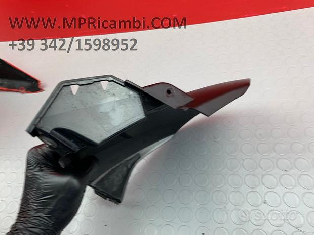 Subito PARAFANGO POSTERIORE YAMAHA R1 2007 2008 YZF