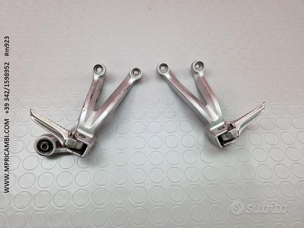 Subito PEDANA PASSEGGERO SUZUKI GSXR 1000 2001 2002