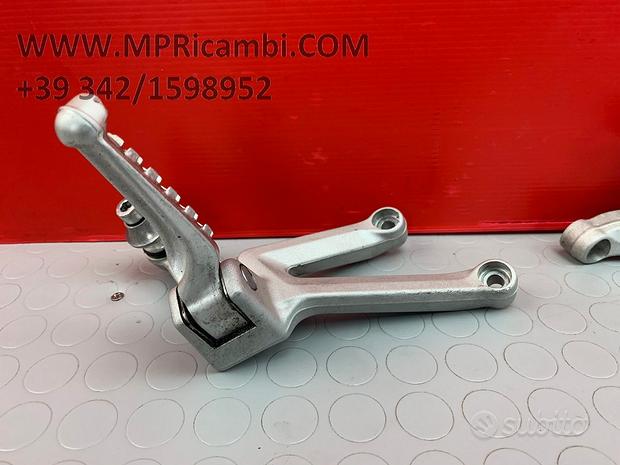 Subito PEDANE PASSEGGERO APRILIA RSV 1000 2004 2005 RSV10