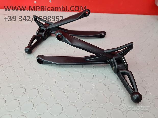 Subito PEDANE PASSEGGERO BENELLI TNT 899 2007 2008 TNT899