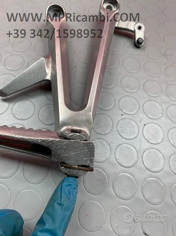 Subito PEDANE PASSEGGERO HONDA CBR 1000 RR 2004 2005