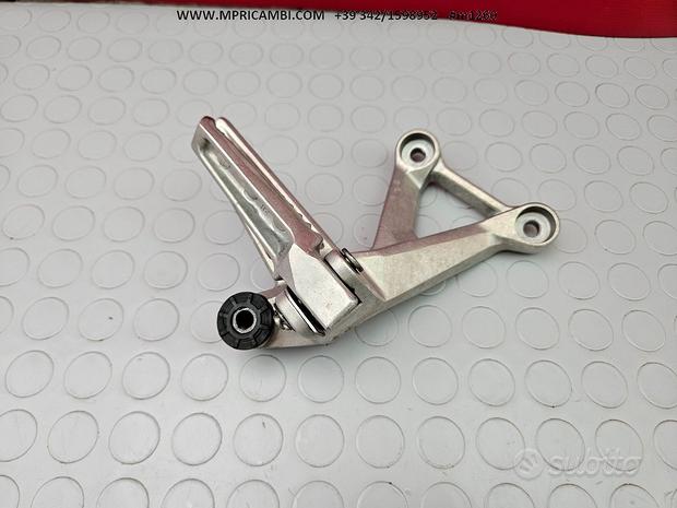 Subito PEDANE PASSEGGERO HONDA CBR 500 R 2017 2018 CBR500