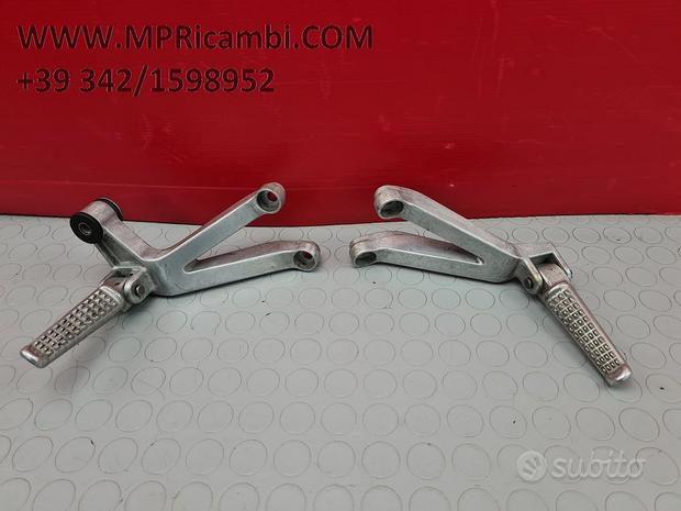 Subito PEDANE PASSEGGERO HONDA CBR 929 2000 2001 900