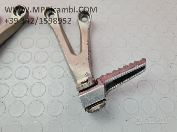 Subito PEDANE PASSEGGERO KAWASAKI NINJA 900 2000 2001 ZX