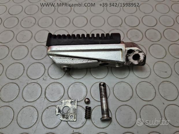 Subito PEDANE PASSEGGERO YAMAHA XJ6 2008 2009 XJ-6 2010 2
