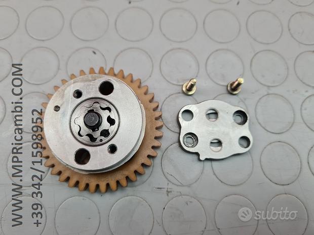 Subito POMPA OLIO DERBI SENDA 125 2004 2005 R 2006 2007