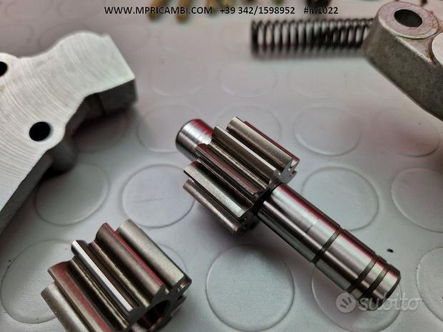 Subito POMPA OLIO DUCATI MONSTER 900 1999 2002 IE 2000 20