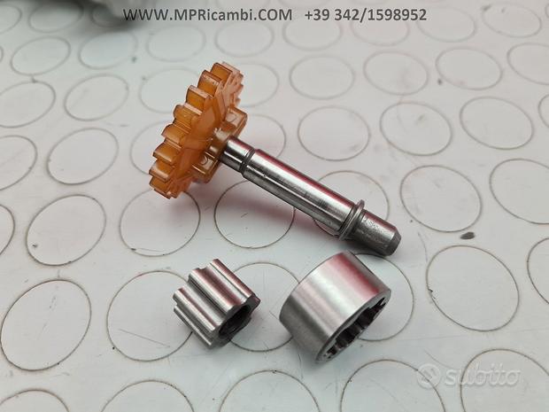 Subito POMPA OLIO HONDA CRF 450 2005 2006 CRE F 2007 2008