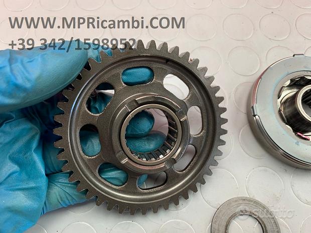 Subito RUOTA LIBERA SUZUKI GSXR 1000 2006 2005 K6 K5 GSX