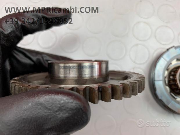 Subito RUOTA LIBERA SUZUKI GSXR 600 1999 2000 GSX R 1998