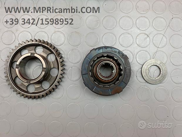 Subito RUOTA LIBERA SUZUKI GSXR 600 1999 2000 GSX R 1998