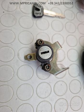 Subito SERRATURE CHIAVI YAMAHA R6 1999 2002 YZF 2000 2001