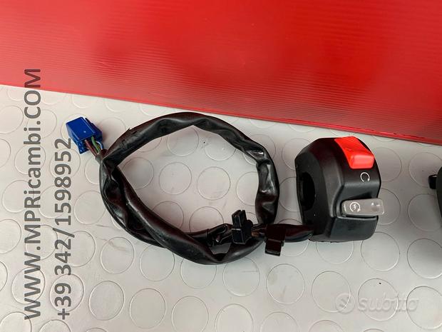 Subito BLOCCHETTO DESTRO YAMAHA R1 2007 2008 YZF