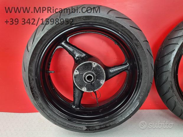 Subito CERCHI CERCHIO HONDA CBR 929 2000 2001 900