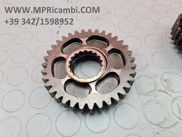 Subito INGRANAGGIO Z35 YAMAHA R1 2002 2003 YZF