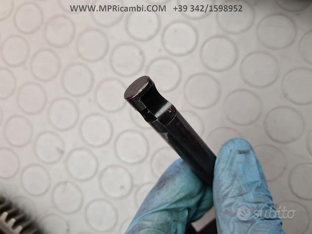 Subito LEVETTA STACCA HONDA CBR 600 RR 2006 2005