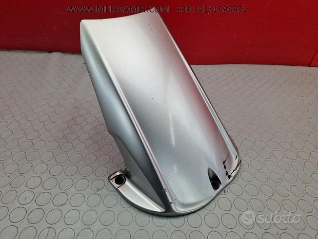 Subito PARAFANGO POSTERIORE YAMAHA R1 2003 2002
