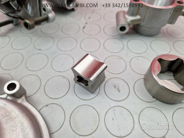 Subito POMPA ACQUA YAMAHA R1 2003 2002
