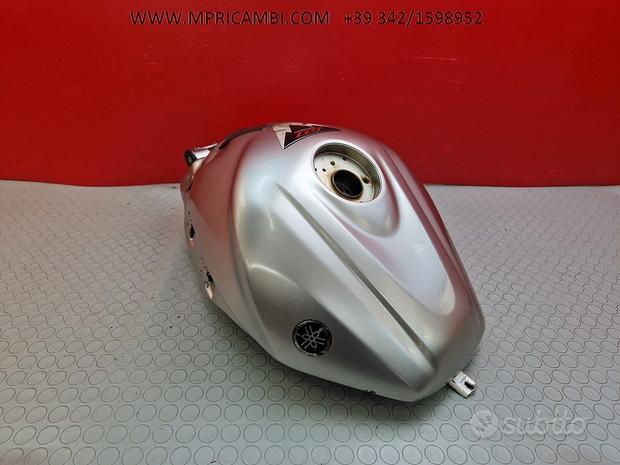 Subito SERBATOIO BENZINA YAMAHA R1 2003 2002