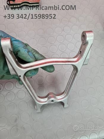 Subito SUPPORTI MOTORE BENELLI TNT 899 2007 2008 TNT899 2