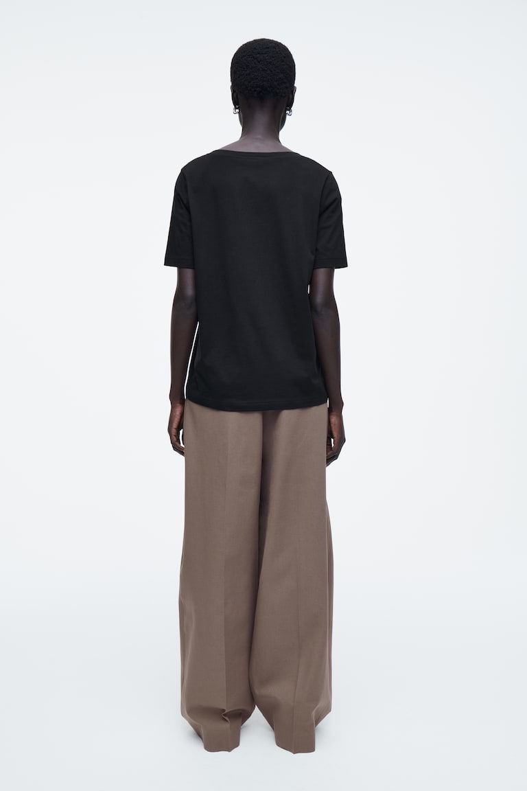 H&M T-SHIRT 24/7 CON SCOLLO A V DAL TAGLIO REGOLARE - KAKI - DONNA