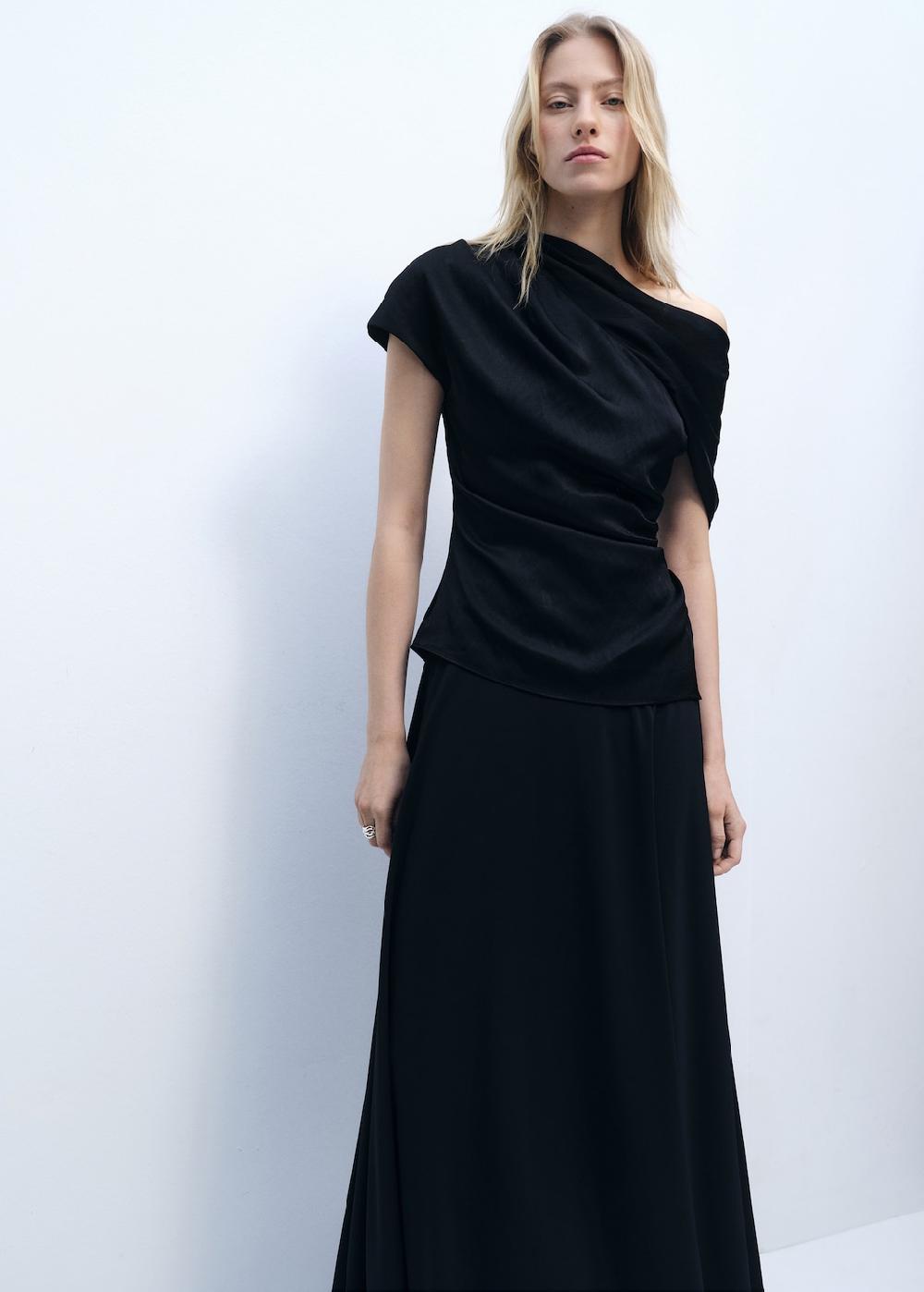 Mango Blusa drappeggiata maniche corte