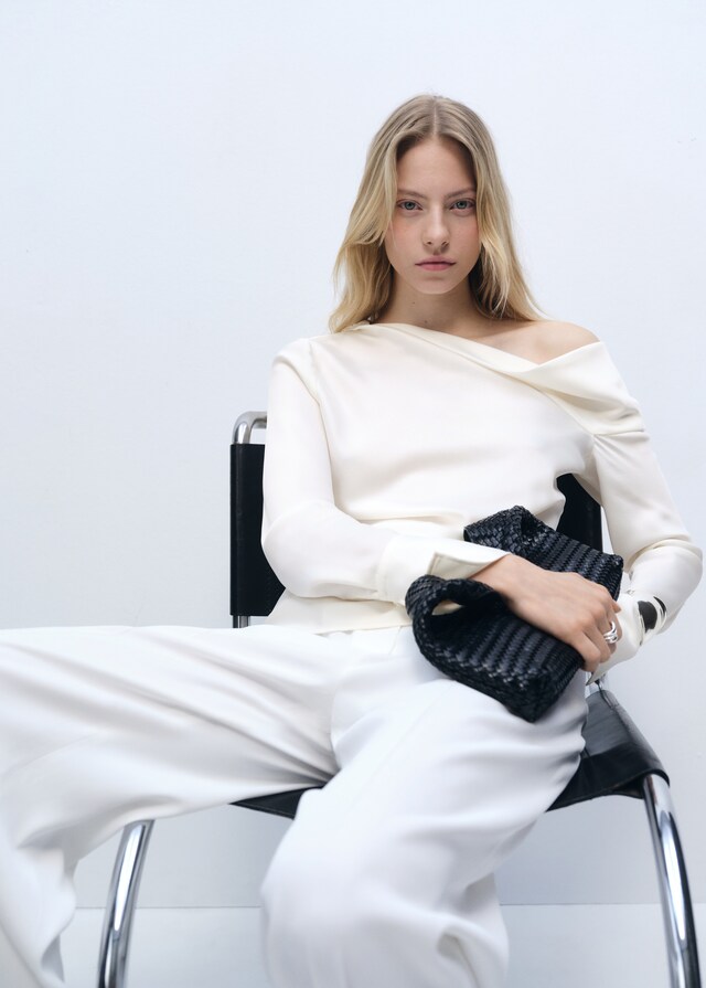 Mango Blusa Satinata Collo Drappeggiato