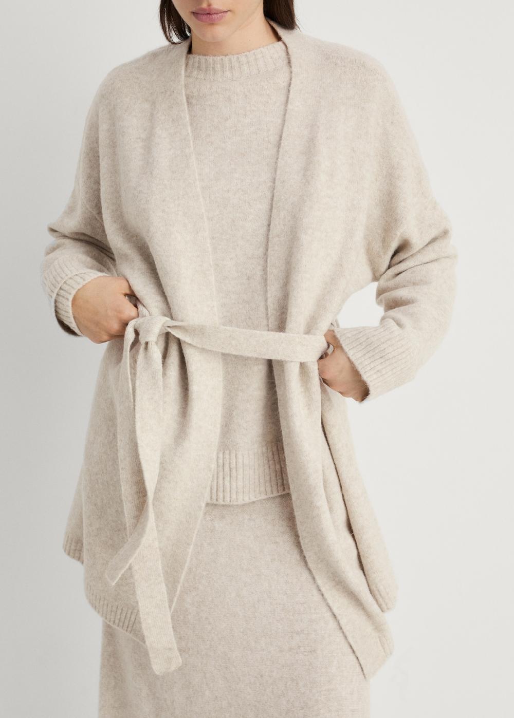 Mango Cardigan in maglia design corto