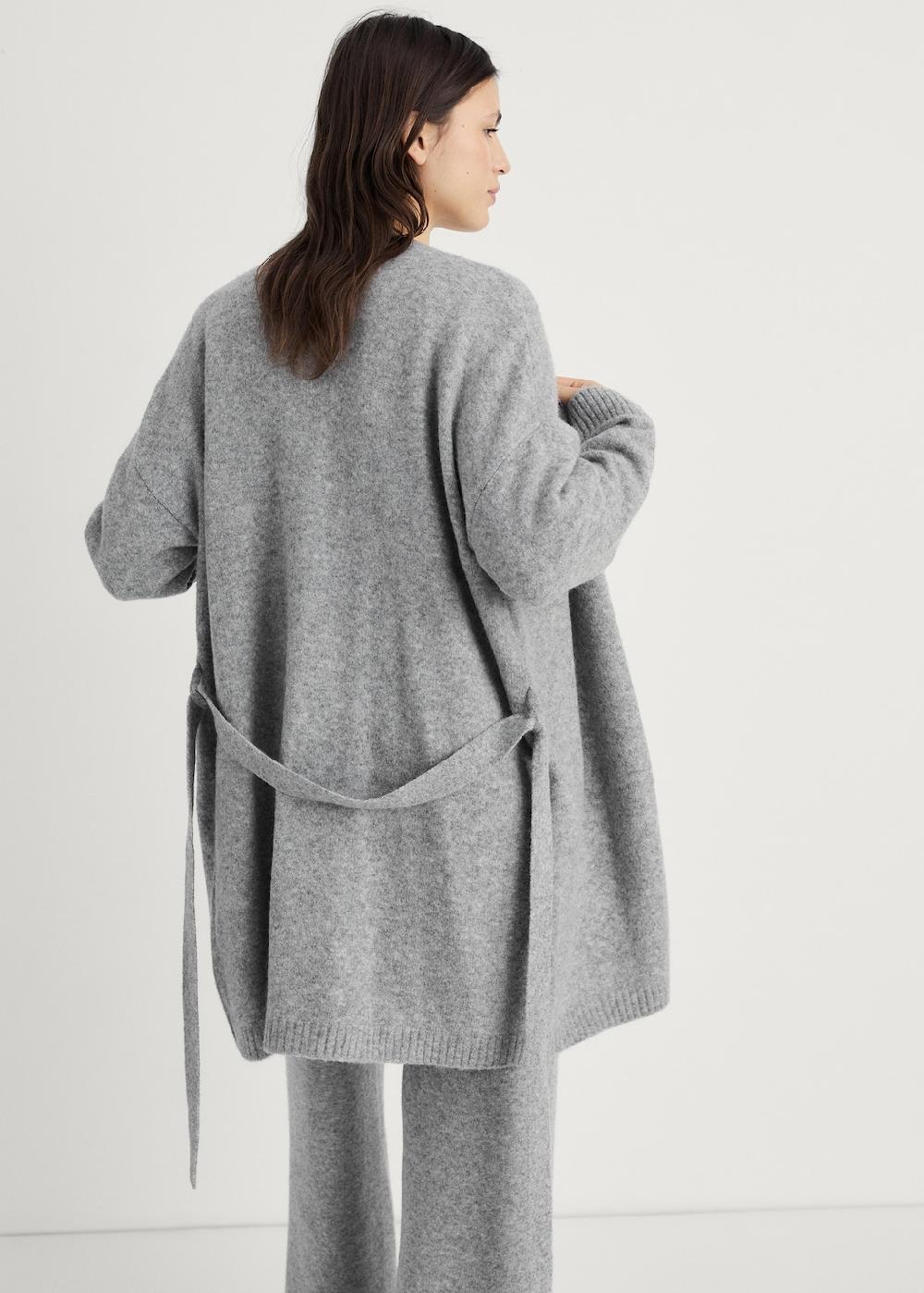 Mango Cardigan in maglia design corto