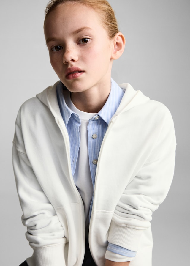 Mango Felpa Aperta Cappuccio