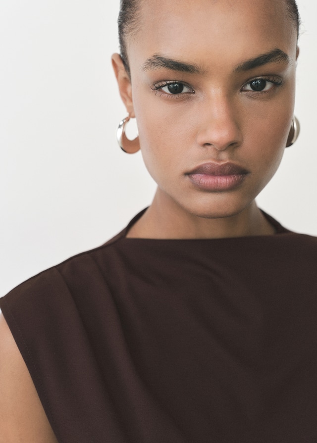 Mango Maglietta Collo Asimmetrico Increspature