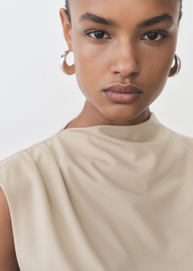 Mango Maglietta Collo Asimmetrico Increspature