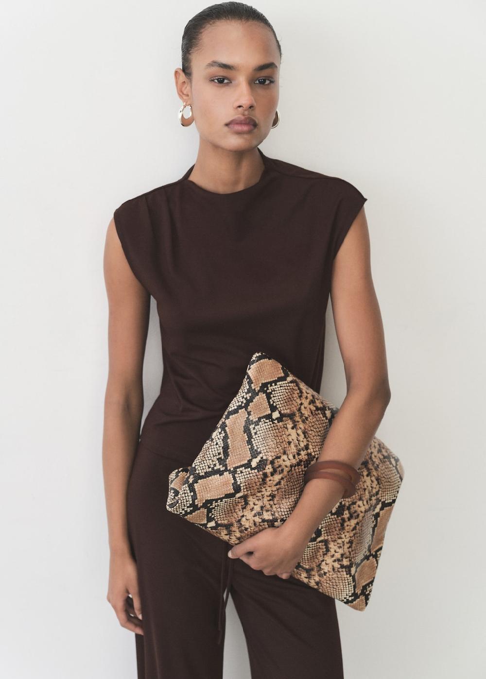 Mango Maglietta collo asimmetrico increspature