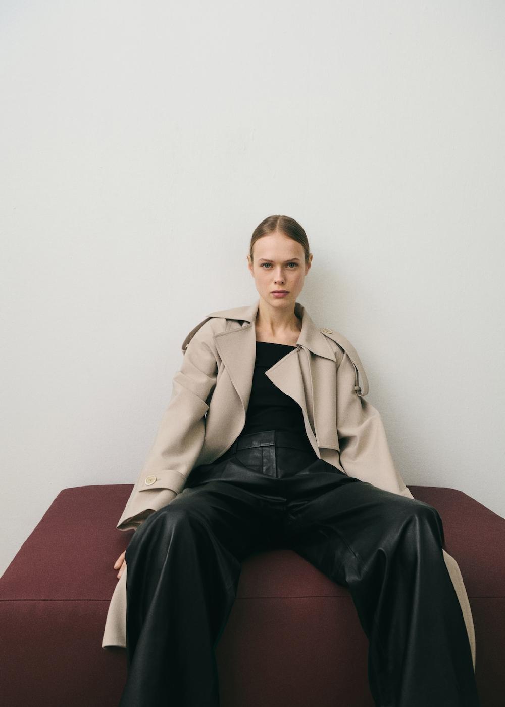 Mango Pantaloni dritti pelle dettaglio pinces